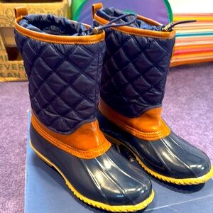Good condition Bass waterproof boots size 7